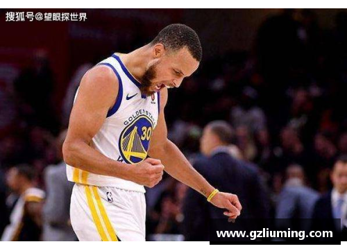 YY易游体育官方网站库里改变NBA！格林与克莱的真实想法：库里真的是一人一城吗？ - 副本